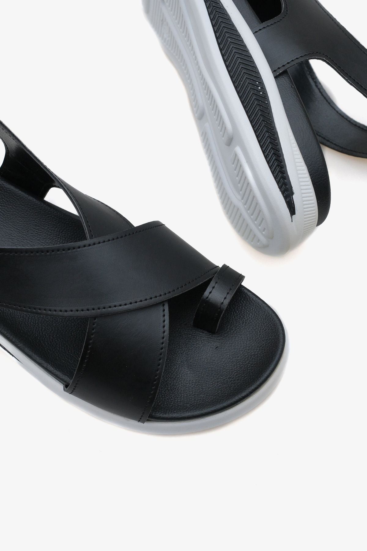 Kadın Çapraz Bantlı Kalın Spor Tabanlı Tokalı Günlük Sandalet Lespi
