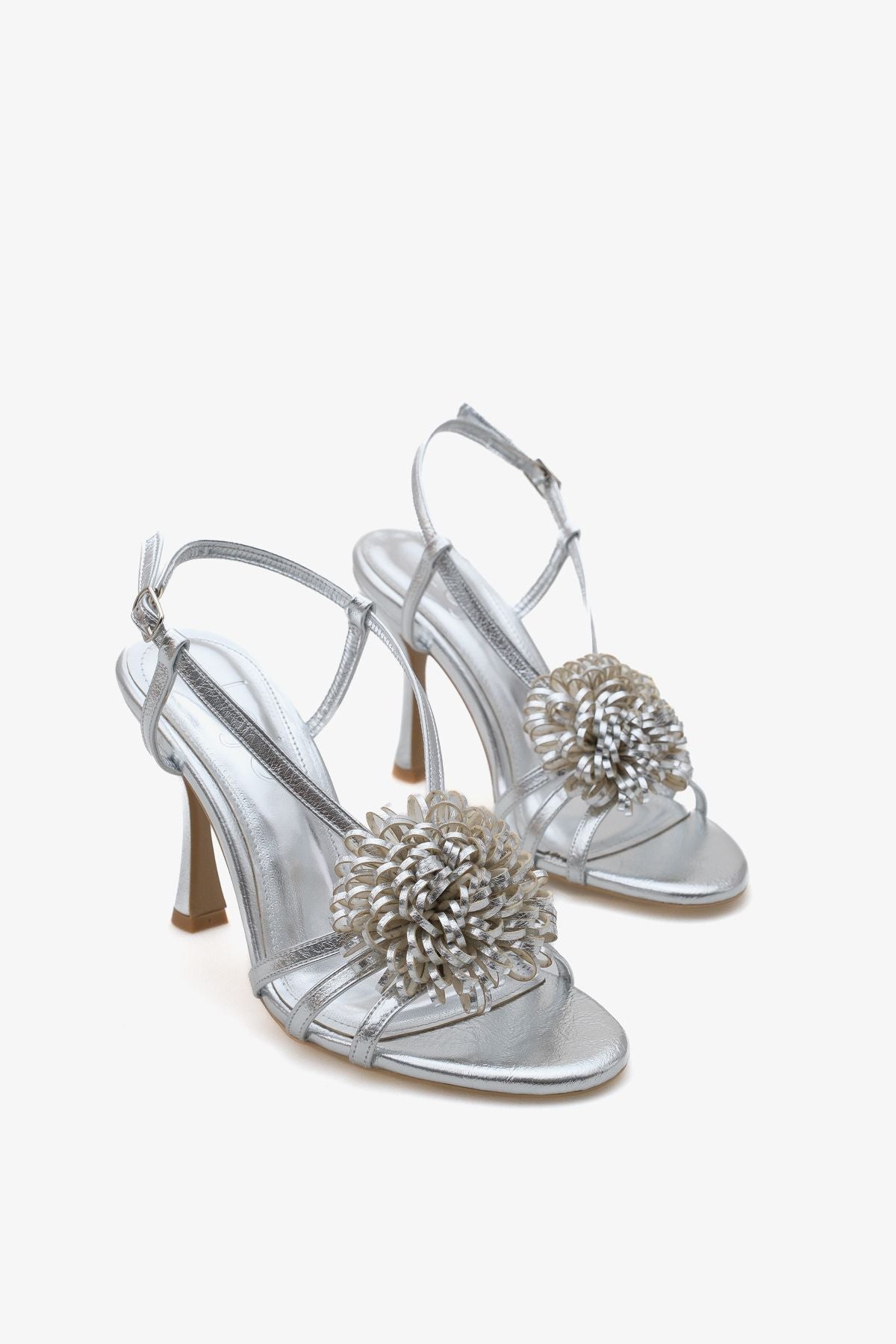 Kadın Çiçek Tokalı Önü Açık Topuklu Ayakkabı Fres