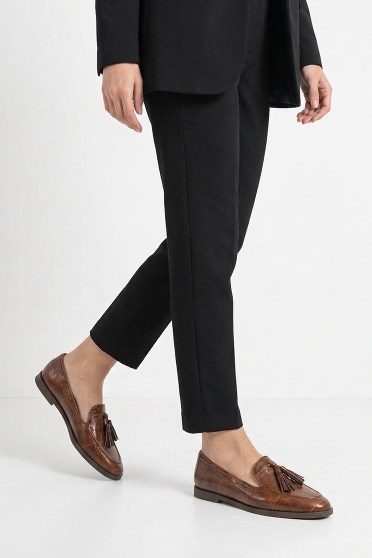 Kadın Kroko Desenli Püskül Detaylı Günlük Loafer Ayakkabı Ales Kahve Kroko