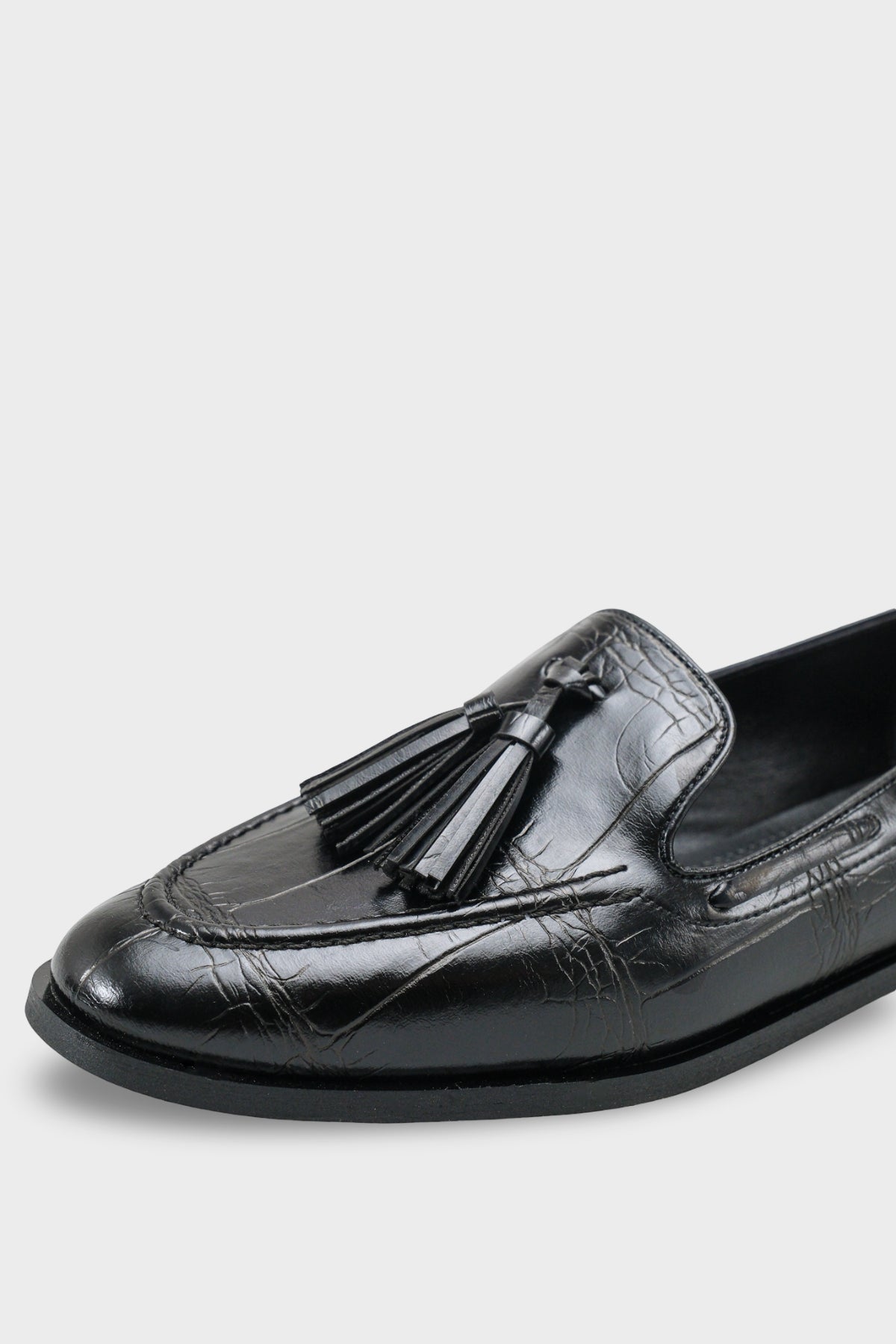 Kadın Kroko Desenli Püskül Detaylı Günlük Loafer Ayakkabı Ales Siyah Kroko