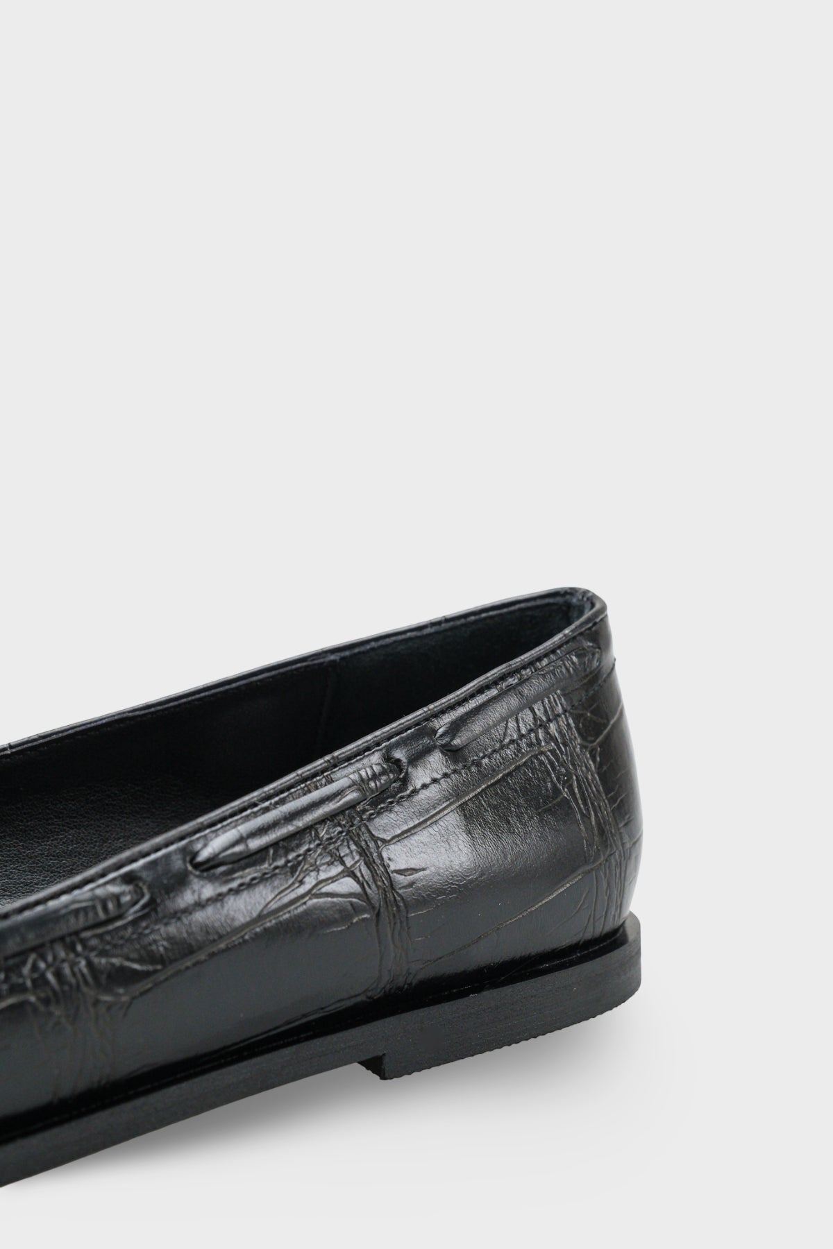 Kadın Kroko Desenli Püskül Detaylı Günlük Loafer Ayakkabı Ales Siyah Kroko