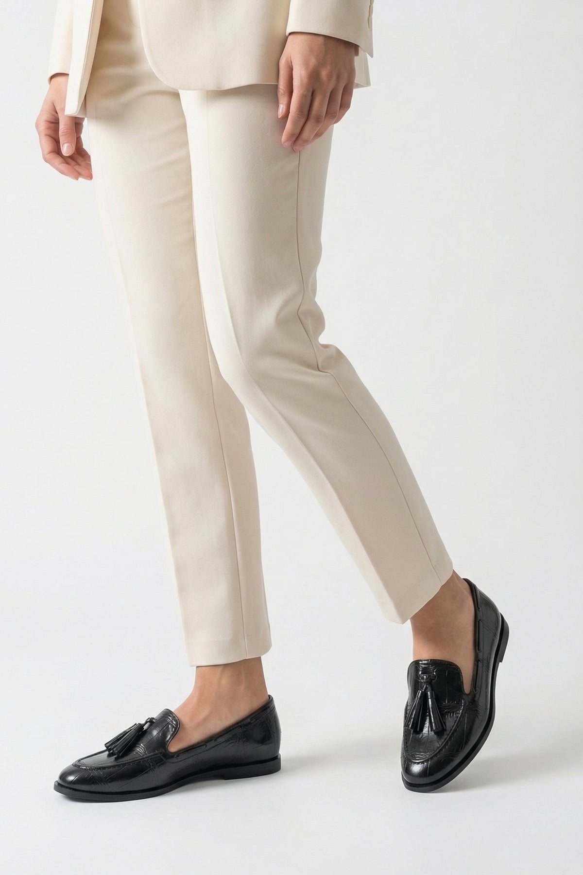 Kadın Kroko Desenli Püskül Detaylı Günlük Loafer Ayakkabı Ales Siyah Kroko