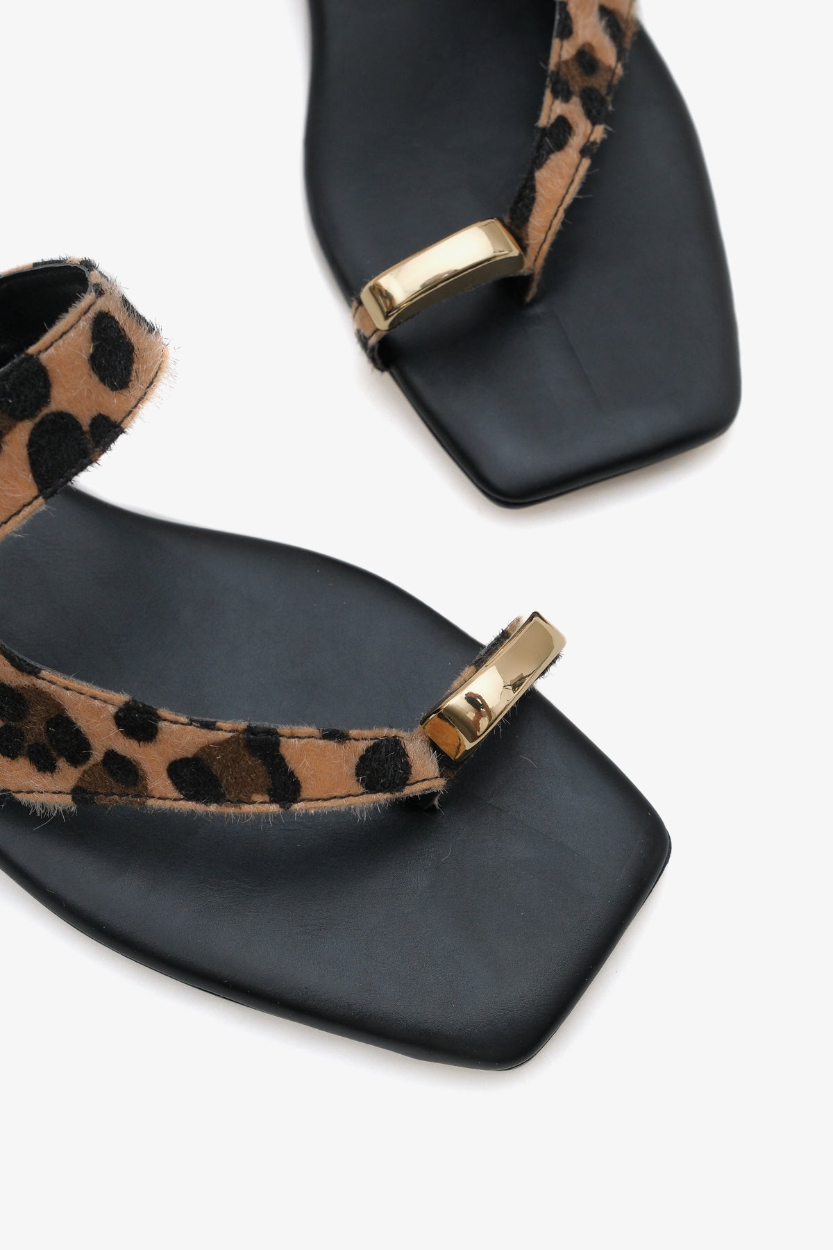 Kadın parmak arası bantlı gold tokalı günlük terlik coco