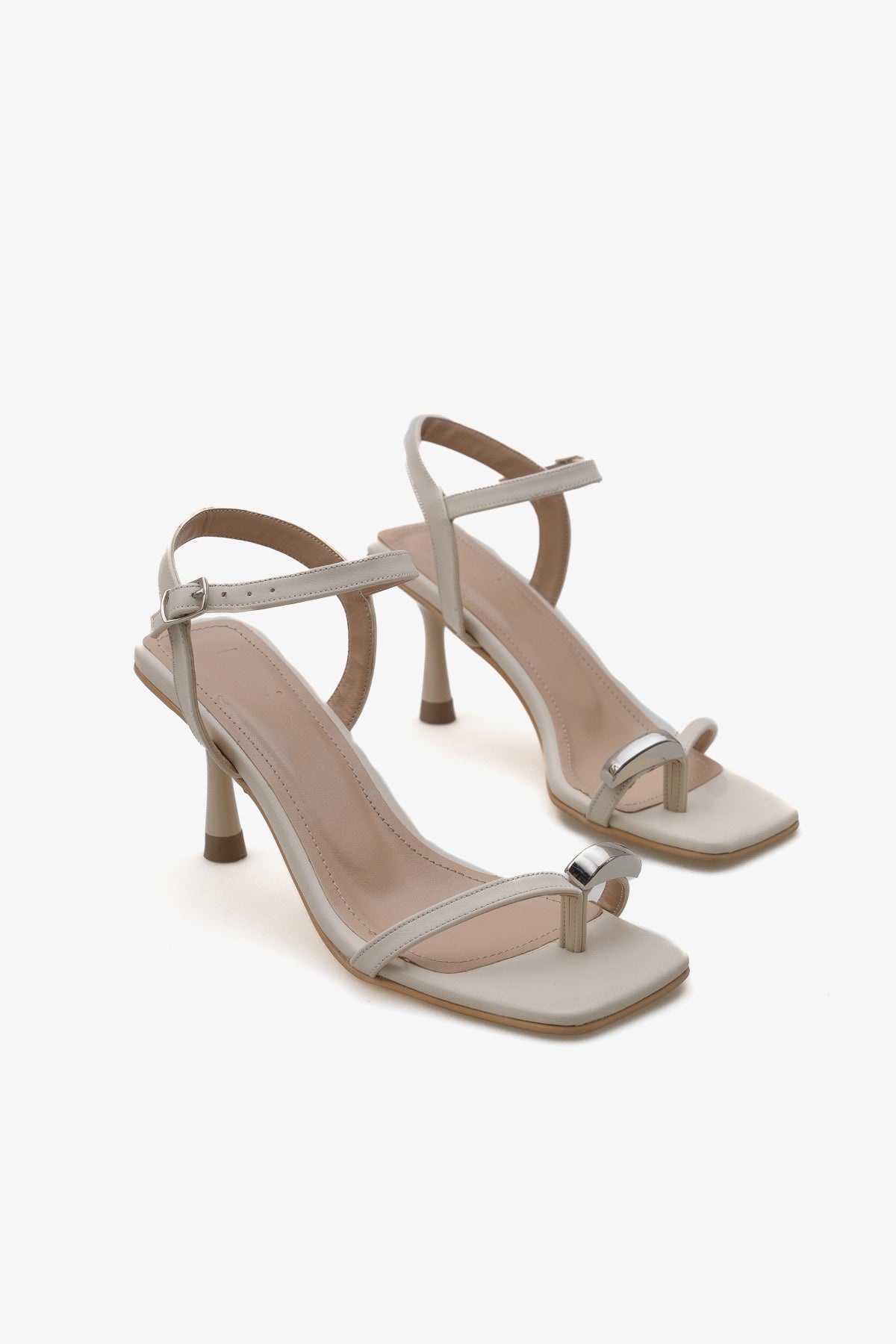 Kadın parmak arası gold tokalı topuklu günlük sandalet feliy