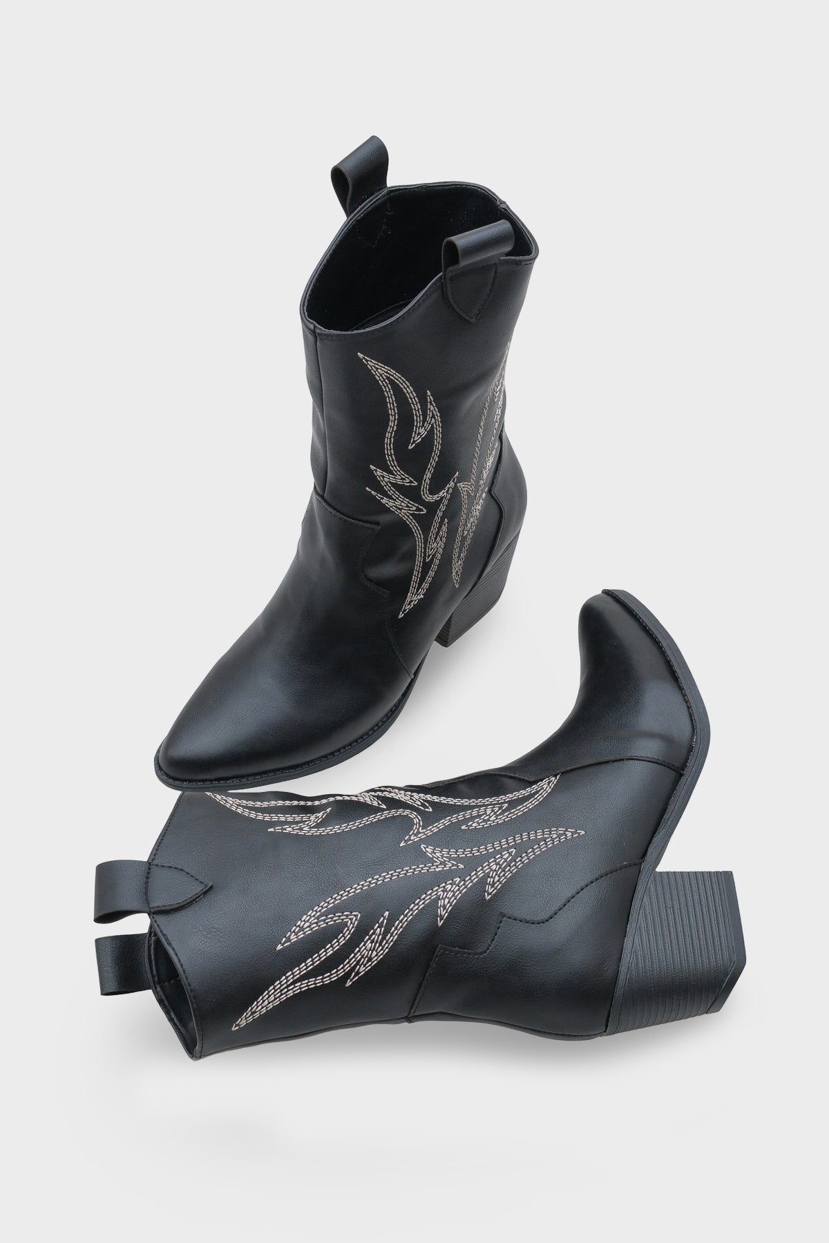 Kadın Sivri Burun Nakışlı Western Günlük Topuklu Bot Sovey Siyah