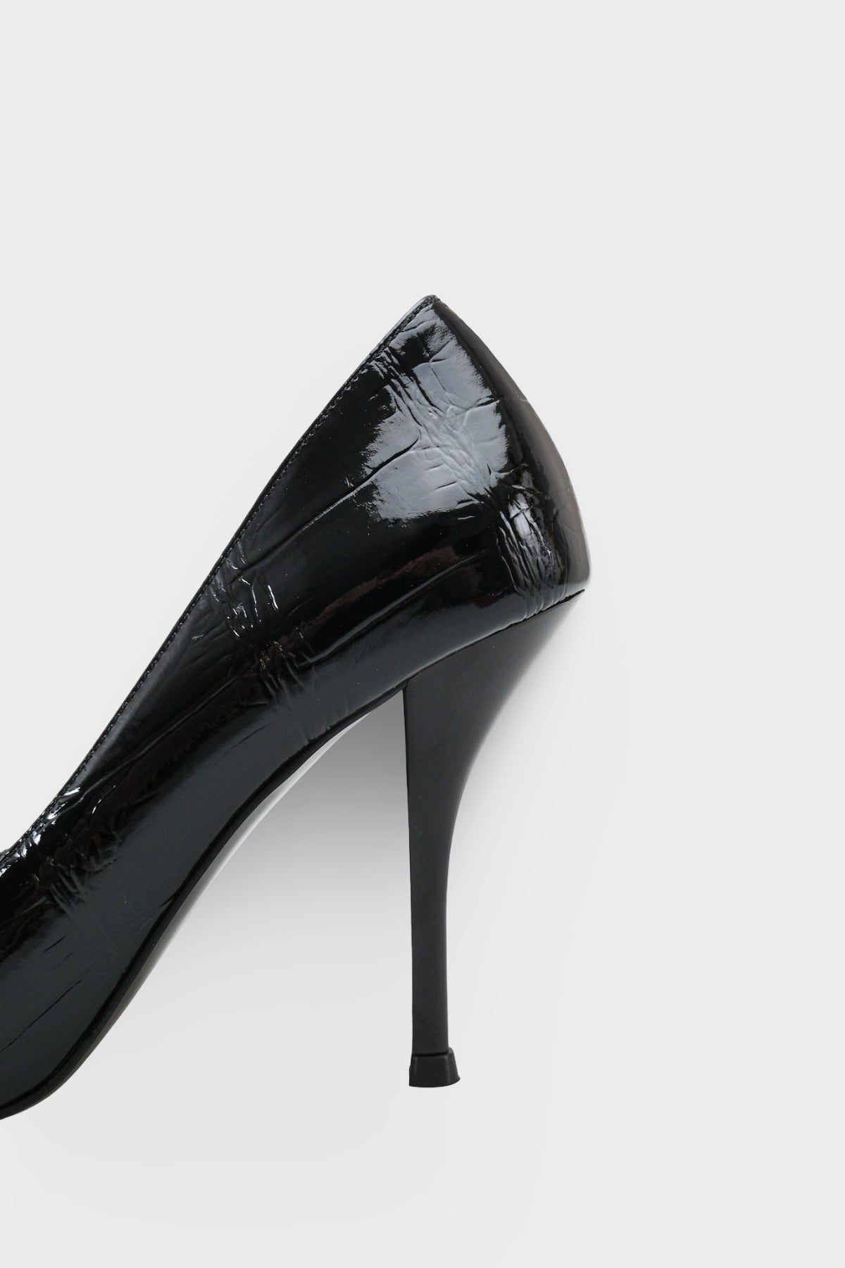 Kadın Stiletto Sivri Burun Altın Toka Detaylı Günlük Topuklu Ayakkabı Corso Siyah Kroko
