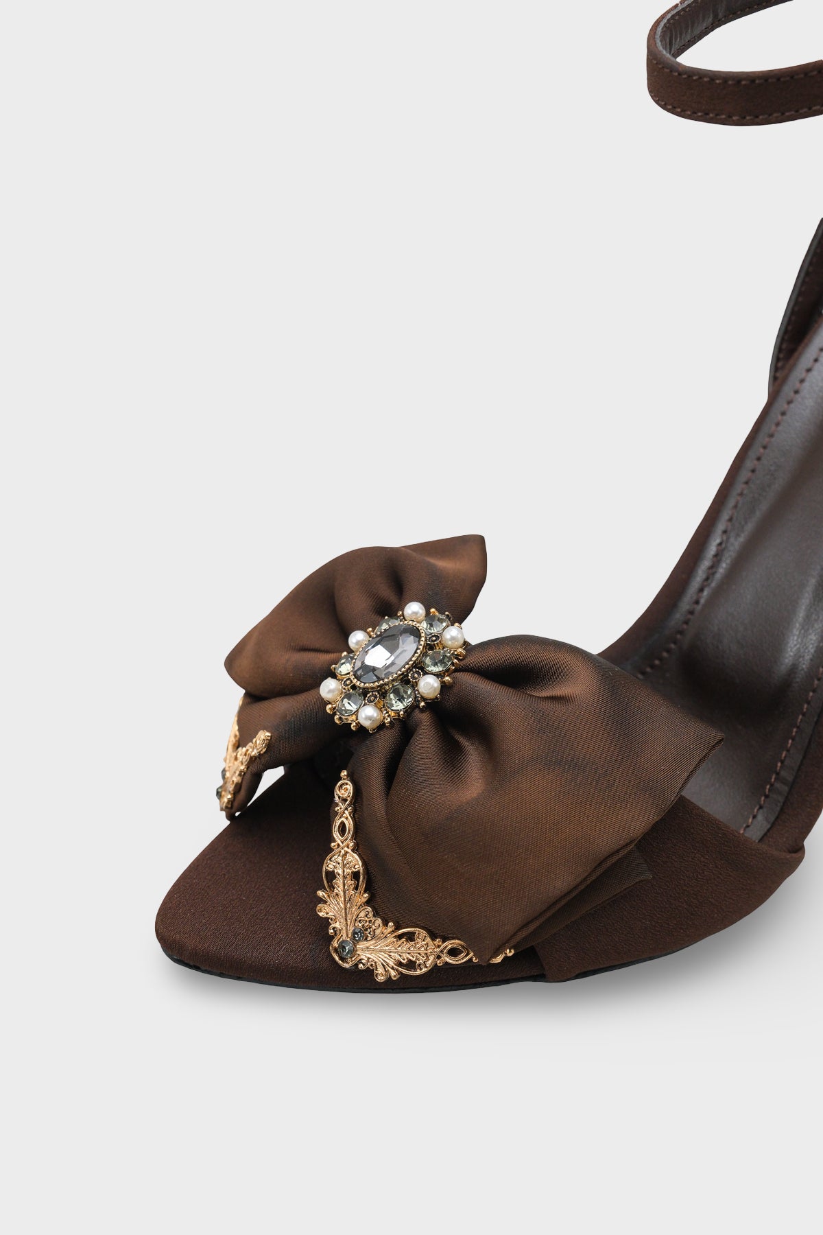 Kadın Sivri Burun Fiyonk Toka Detaylı Altın ökçeli Günlük Topuklu Stiletto Scala Kahve