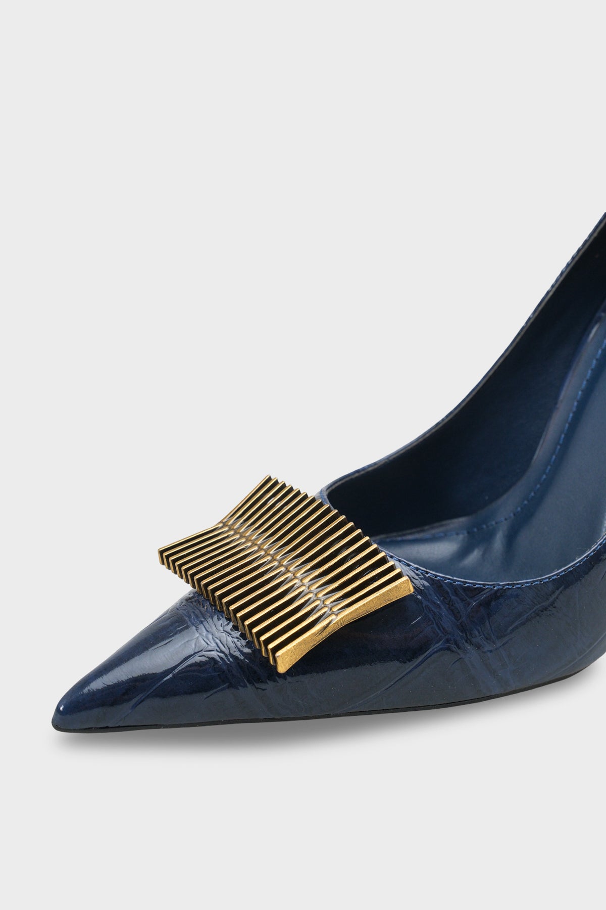 Kadın Stiletto Sivri Burun Altın Toka Detaylı Günlük Topuklu Ayakkabı Corso Laci Kroko