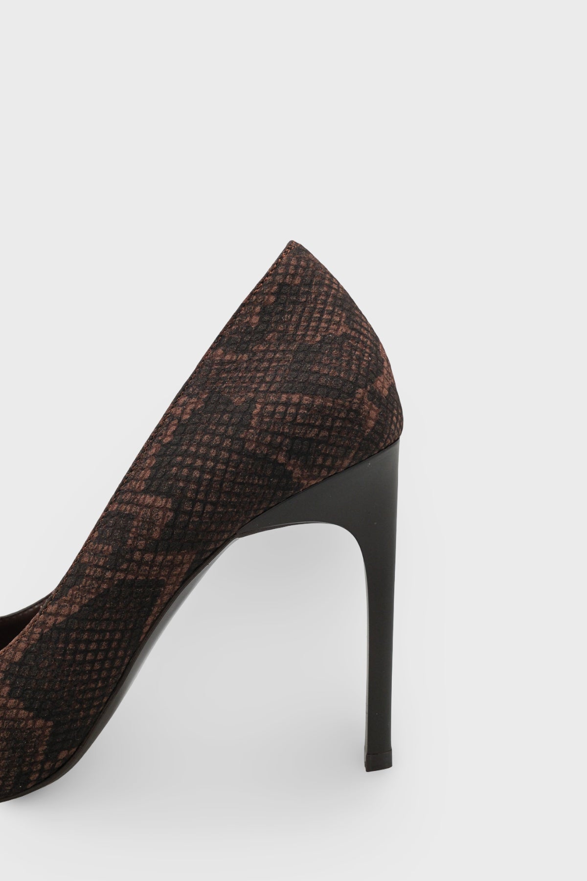 Kadın Stiletto Sivri Burun Altın Toka Detaylı Günlük Topuklu Ayakkabı Sancarlo Kahve